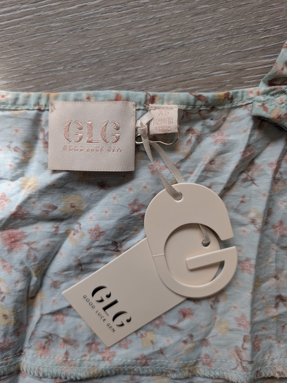 Good Luck Gem Summer Cotton Blend Crop Top with Open Back - Picture 3 of 4